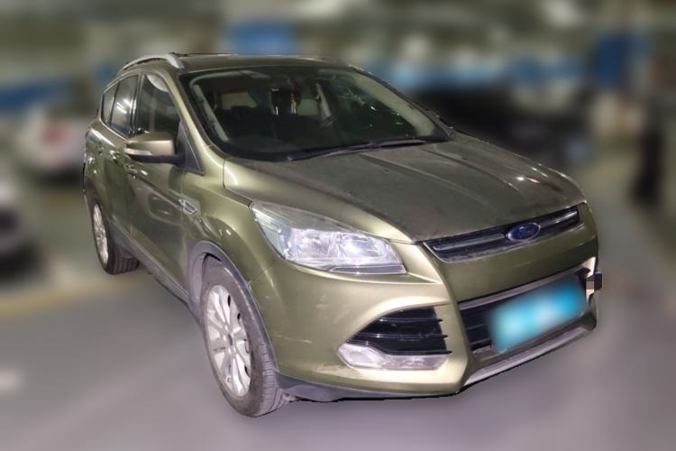 Used Ford Kuga 2015 1.5L GTDi Two-Wheel-Drive Comfort Model Front Right 45 Deg