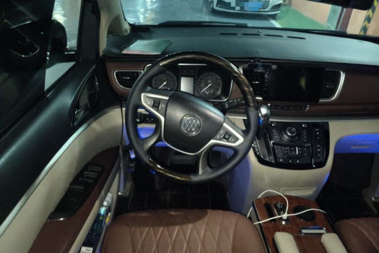 Used Buick GL8 2015 2.4L Luxury Business Premium Edition