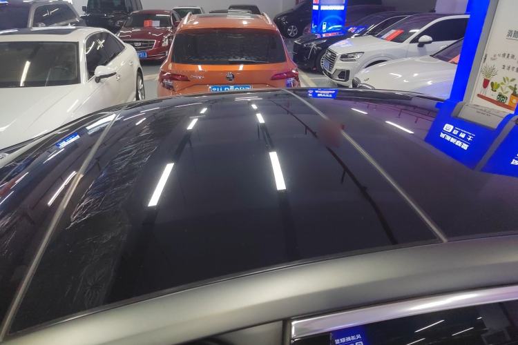 Used Genesis G90 2023 Luxury Edition Roof