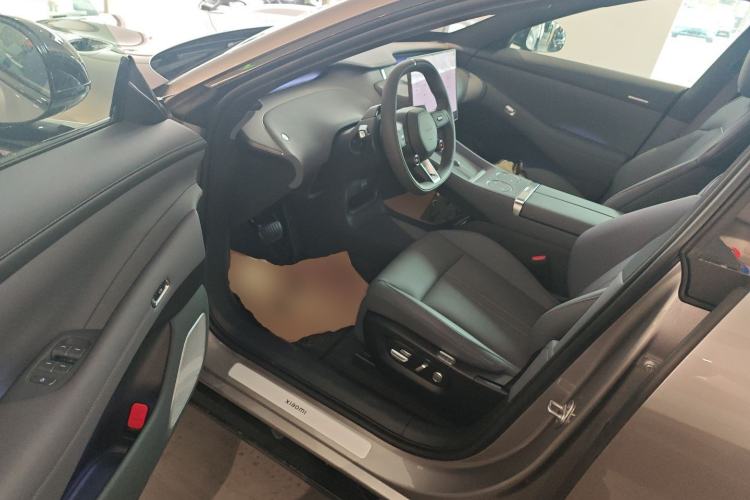 Used Xiaomi Auto YU7 2025 Ultra-Long Range Rear-Wheel Drive Version Driver Seat