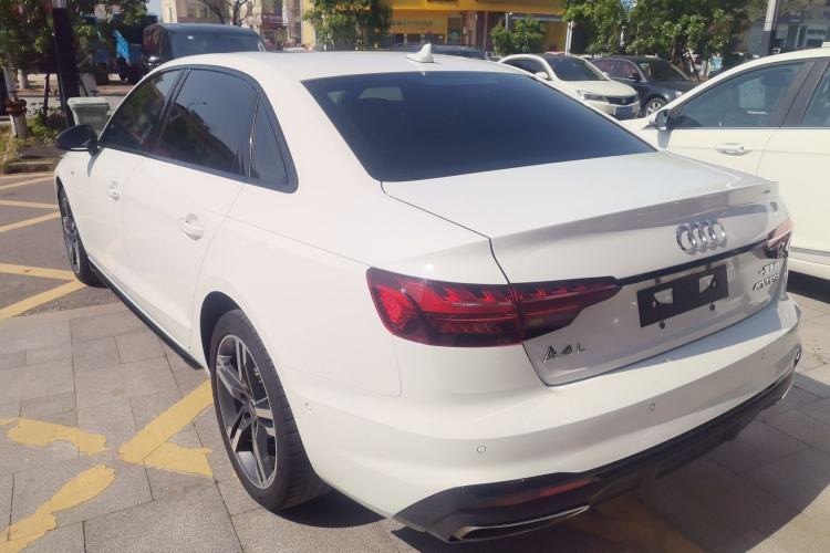 Used Audi A4L 2022 40 TFSI Luxury Dynamic Model
