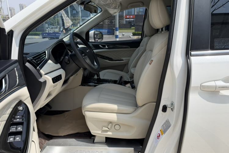 Used CHANGAN OSHAN Cosmos 2022 1.5T Automatic Business Model Left Front Seat