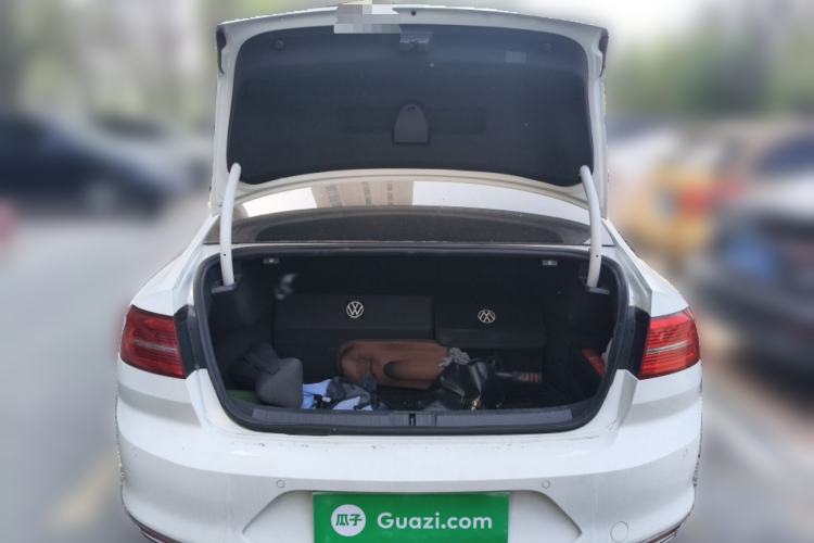 Used Volkswagen Magotan 2017 330TSI DSG Luxury Model Trunk