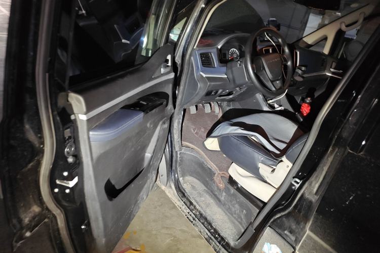 Used FORTHING Lingzhi 2024 M5 1.6L Standard 5-Seater CNG