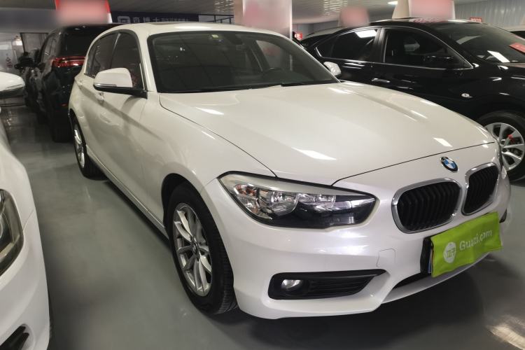 Used BMW 1 Series 2018 118i Leading Model Front Right 45 Deg