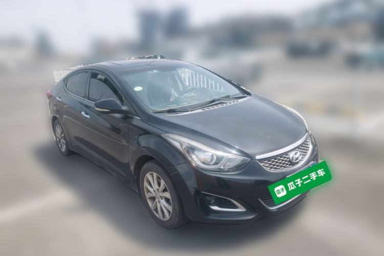 Used Hyundai Elantra (5th Generation / Langdong) 2016 1.6L Manual Luxury Model Front Right 45 Deg