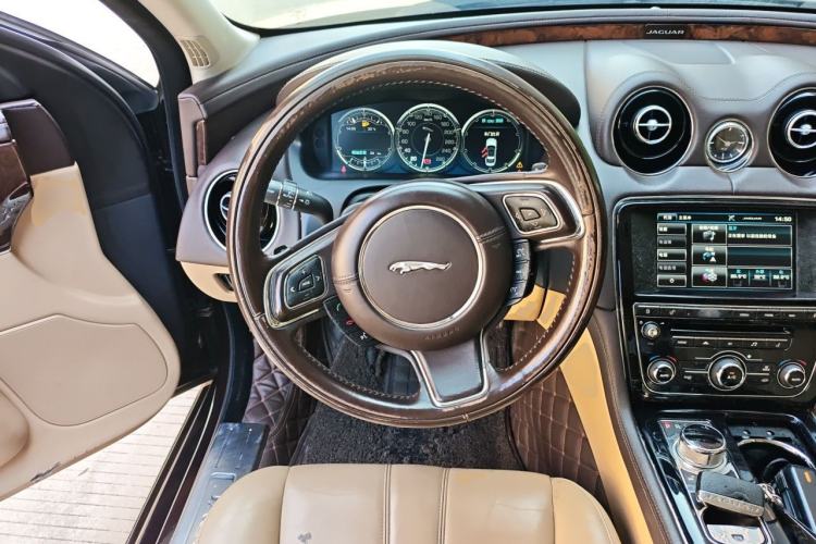 Used Jaguar XJ 2014 XJL 2.0T Two-Wheel Drive Panoramic Business Edition
