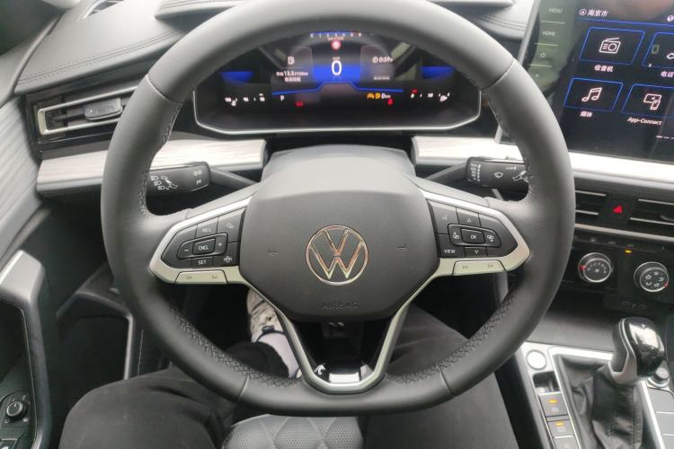 Used Volkswagen Sagitar 2024 300TSI DSG Excellence Edition Steering Wheel