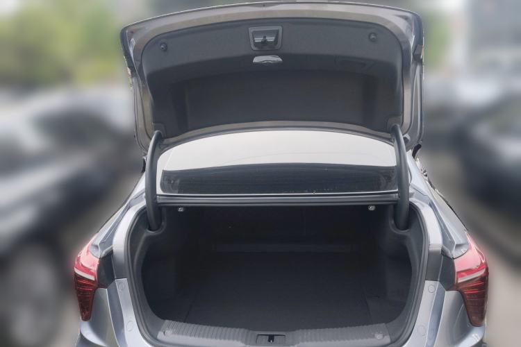 Used Hongqi H5 2025 1.5T DCT Qiyun 500 000th Unit Commemorative Edition
