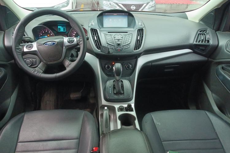 Used Ford Kuga 2013 1.6L GTDi Two-Wheel-Drive Comfort Model Center Console