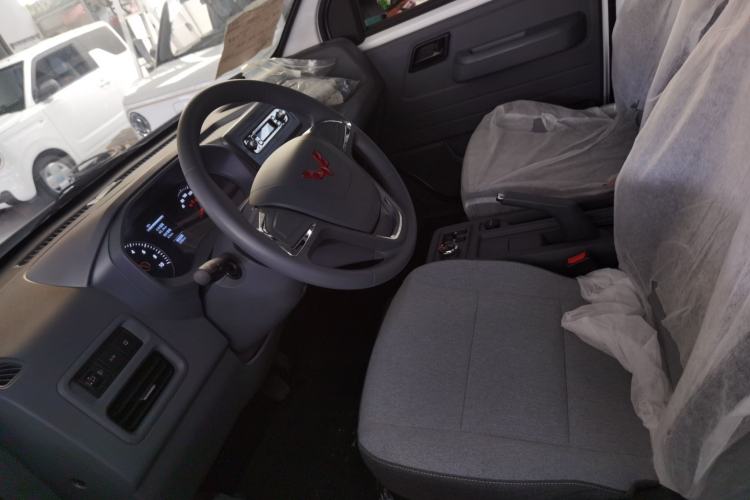 Used Wuling Yangguang 2025 Model 400km Bus Edition—Comfort Edition
