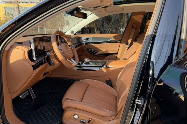 Used Hongqi H9 2024 2.0T Qixiang Private Style Edition
