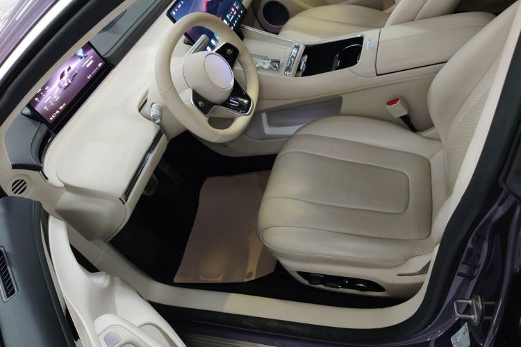 Used Hima Luxeed S7 2025 785 km Ultra