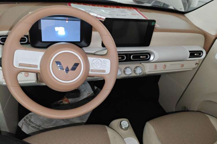 Used Wuling Hongguang MINIEV 2024 3rd Generation 215km Advanced Version