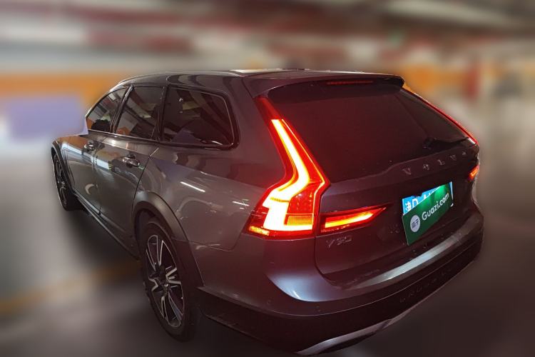 Used Volvo V90 2017 Cross Country T5 AWD Prestige Edition