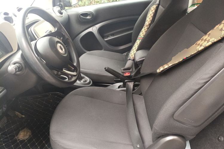 Used smart fortwo 2015 1.0L 52 kW hardtop Dynamic version