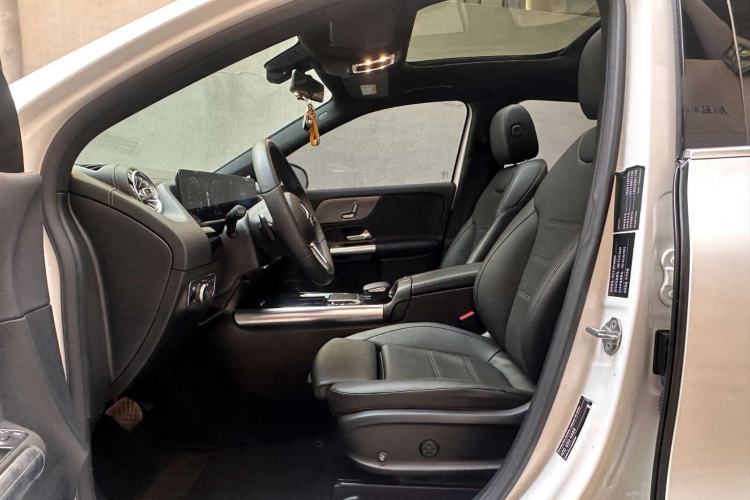 Used Mercedes-Benz GLA 2020 GLA 200 Interior 6