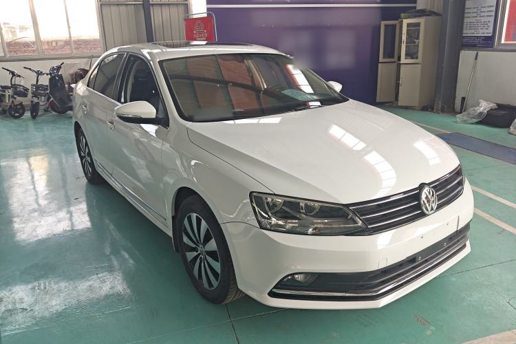 Used Volkswagen Sagitar 2018 1.6L Automatic Comfort Model Front Right 45 Deg