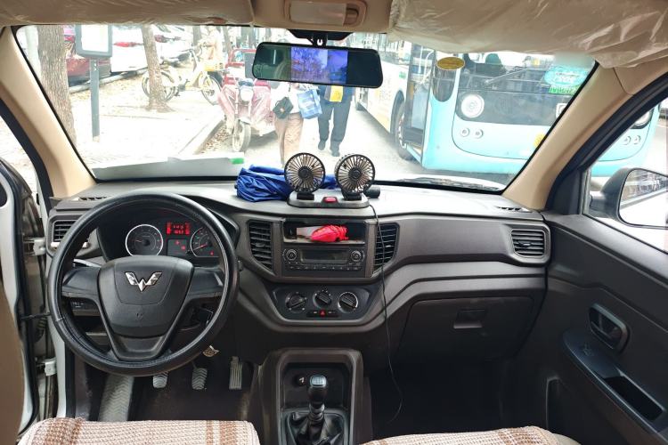 Used Wuling Hongguang V 2019 1.5L Jingqu Version China VI LAR
