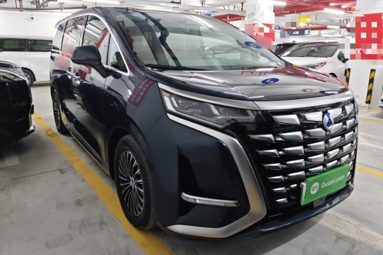 Used Denza D9 2022 DM-i 970 Four-Wheel Drive Flagship Model Front Right 45 Deg