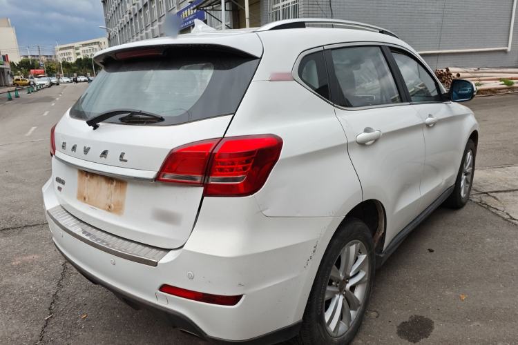 Used Haval H2 2016 Red-Label 1.5T Manual Two-Wheel Drive Luxury Model