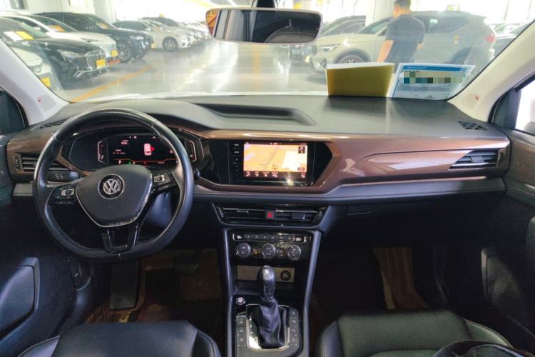 Used Volkswagen Tharu 2020 280TSI Two-Wheel-Drive Flagship Version China VI Center Console