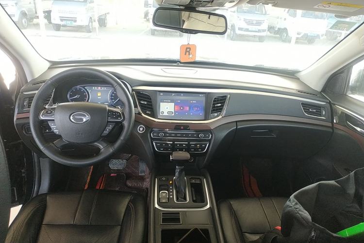 Used GAC Trumpchi GS8 2017 320T Two-Wheel Drive Luxury Smart Connectivity Version (7 Seats)