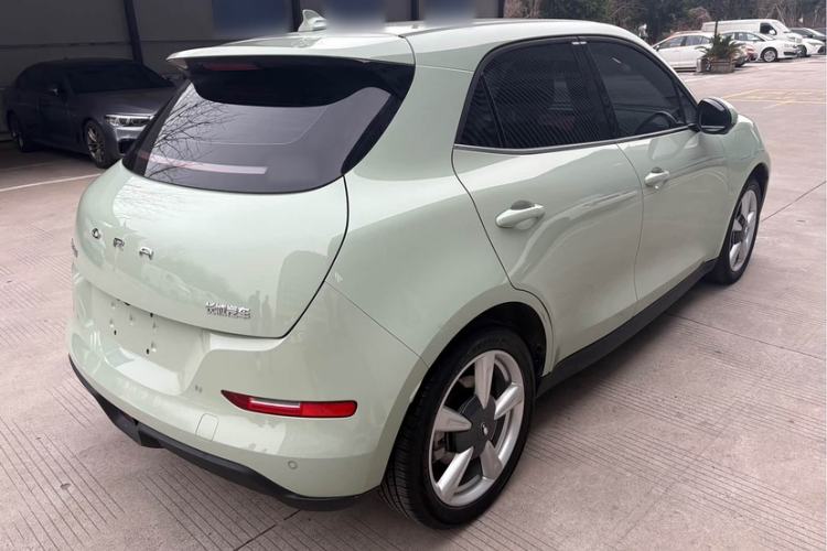 Used ORA Good Cat 2023 401 km Standard Range Luxury Version Lithium Iron Phosphate Exterior 3