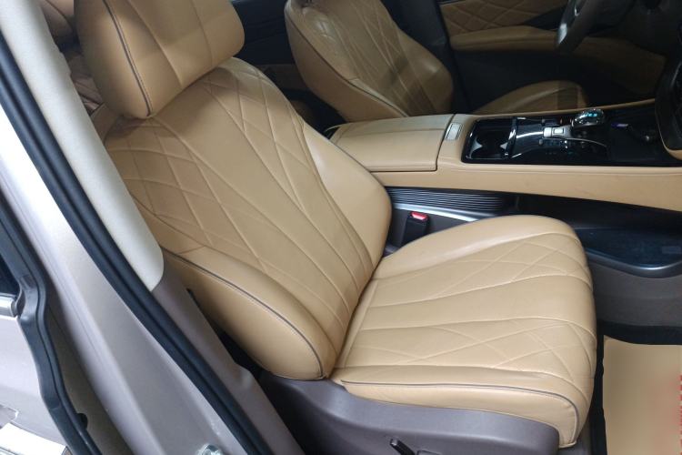 Used Denza D9 2022 EV 620 Prestige Model
