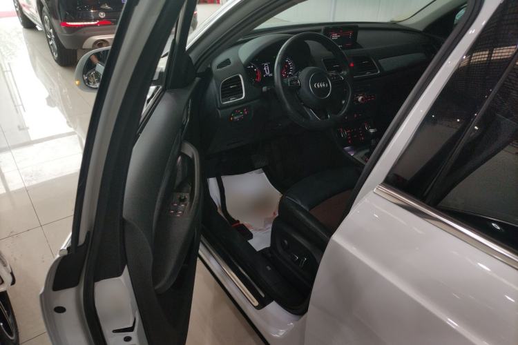 Used Audi Q3 2018 30th Anniversary Edition 30 TFSI Fashion Model Driver Seat