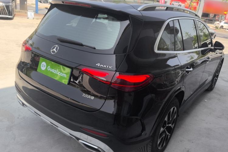 Used Mercedes-Benz GLC 2024 GLC 260 L 4MATIC Luxury Model 5 Seats
