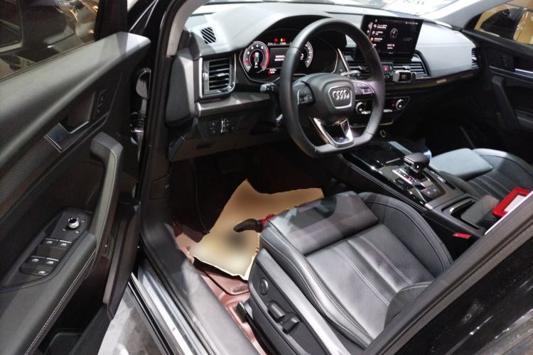 Used Audi Q5L 2022 40T Fashionable and Dynamic Model
