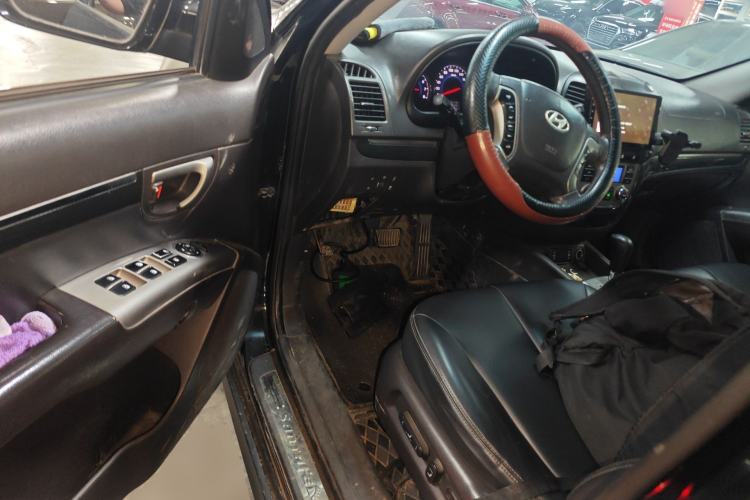 Used Hyundai Santa Fe Classic 2010 2.4 Luxury Edition 7-Seater Four-Wheel Drive Driver Seat