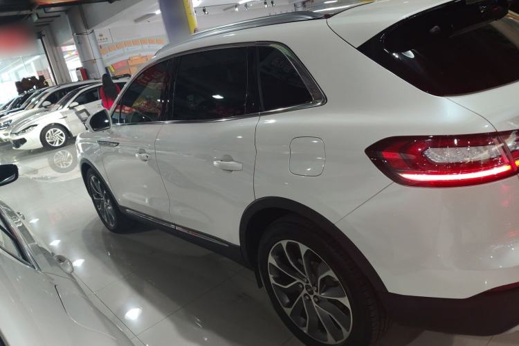 Used Lincoln Nautilus 2021 2.0T Four-Wheel Drive Luxury Edition Left Side