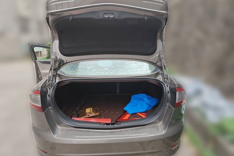 Used Ford Mondeo 2011 2.0L GTDi 200 Fashion Edition Trunk