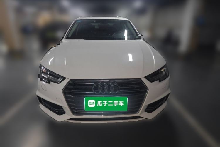 Used Audi A4L 2018 30th Anniversary Edition 40 TFSI Fashion Model
