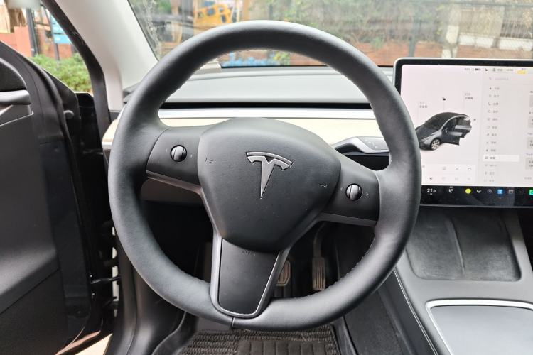 Used Tesla Model Y 2021 Long-Range All-Wheel-Drive Version