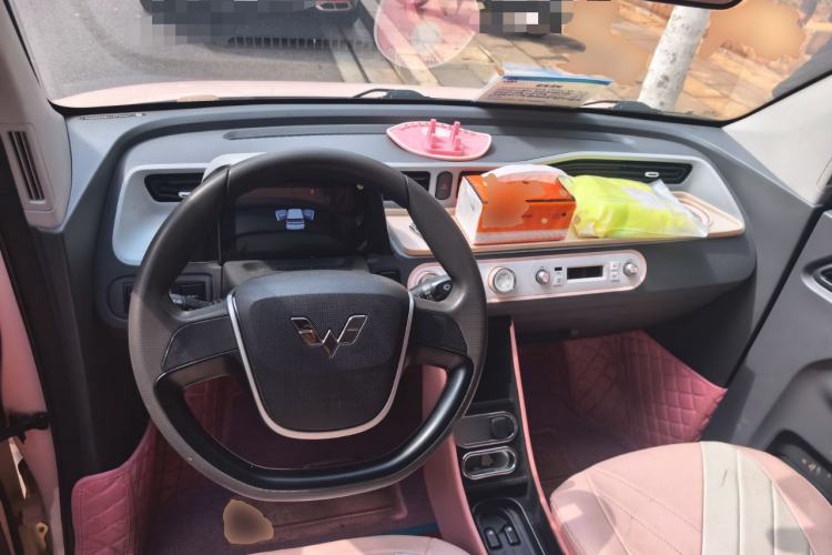 Used Wuling Hongguang MINIEV 2021 Macaron Premium Model – Lithium Iron Phosphate Center Console