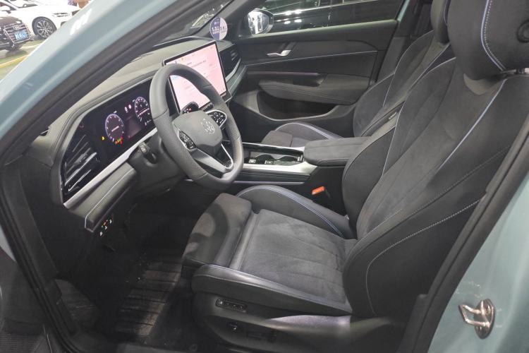 Used Volkswagen Passat 2025 Pro 380TSI Starry Dragon Luxury Edition Driver Seat