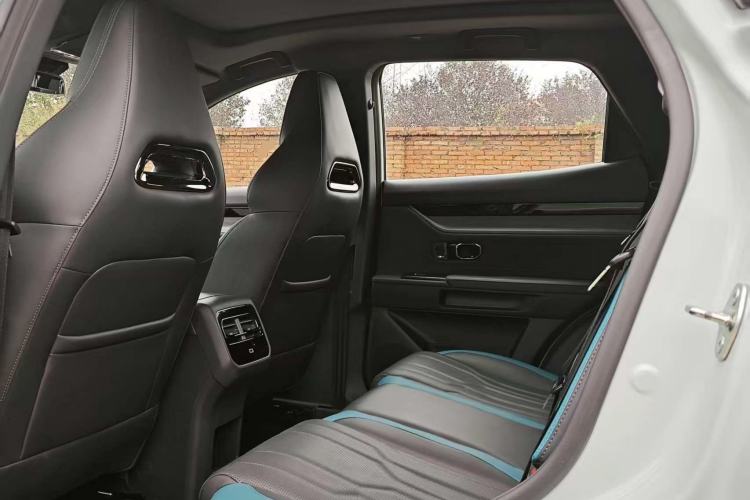 Used JETOUR Shanhai L6 2024 1.5TD DHT ULTRA
