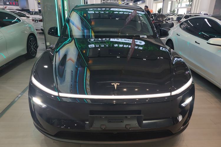 Used Tesla Model Y 2025 Rear-Wheel-Drive Version