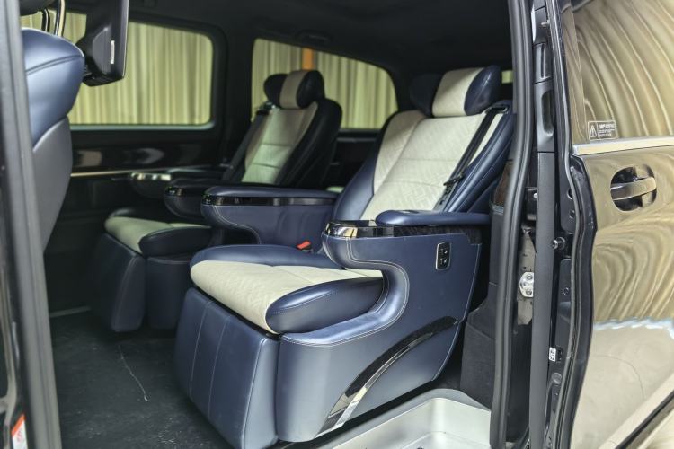 Used Mercedes-Benz V-Class 2018 V 260 L Prestige Extended Version China VI
