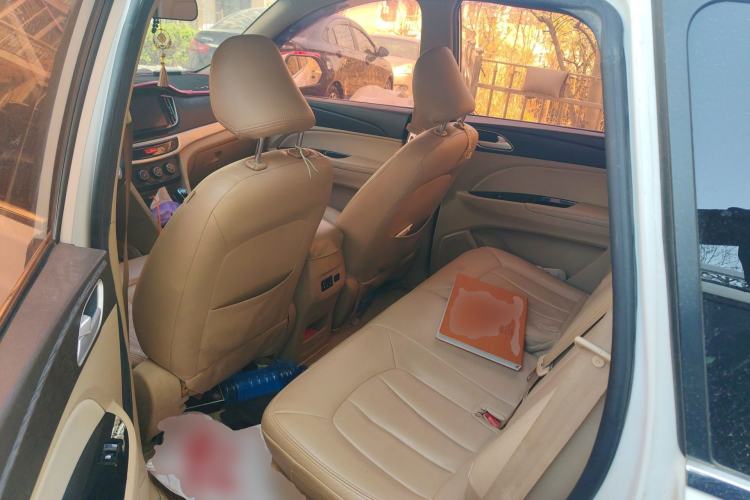 Used Baojun 730 2016 Revised Version 1.5L Manual Standard Model 5 Seats
