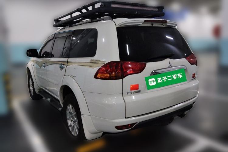 Used Mitsubishi Pajero Sport 2013 3.0L Automatic 4x4 Flagship Edition
