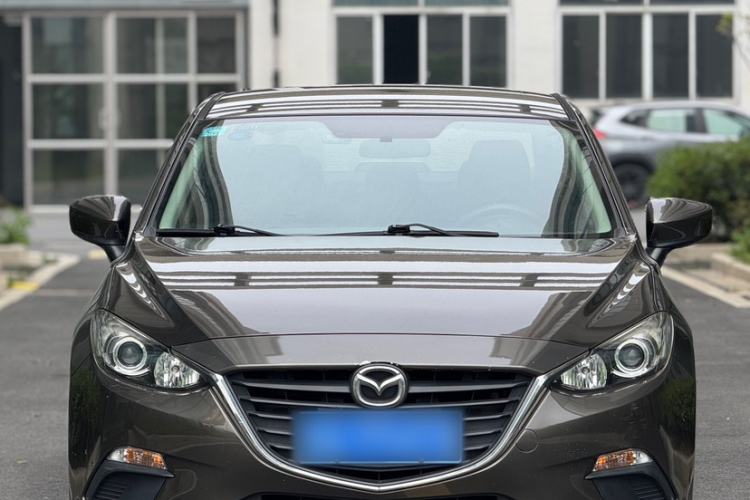 Used Mazda 3 Axela 2014 Sedan 1.5L Manual Comfort Model
