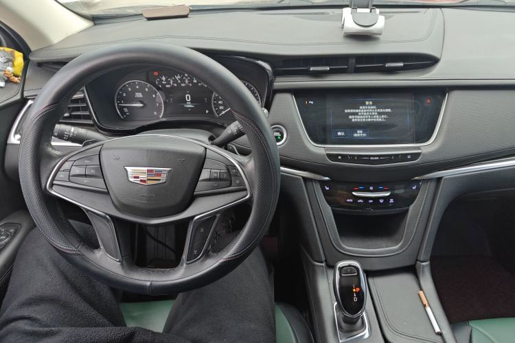 Used Cadillac XT5 2018 25T Luxury Model