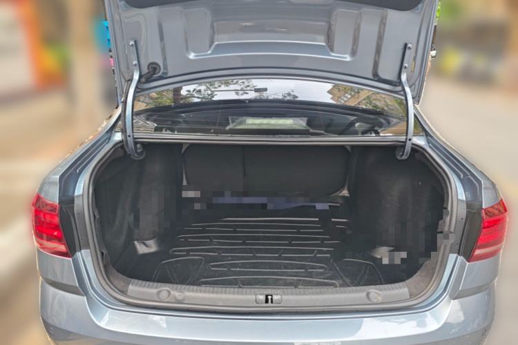 Used Volkswagen Lavida 2015 1.6L Automatic Fashion Edition