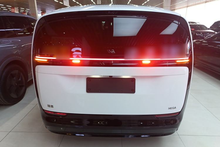 Used Li Auto MEGA 2025 Home Family Special Edition
