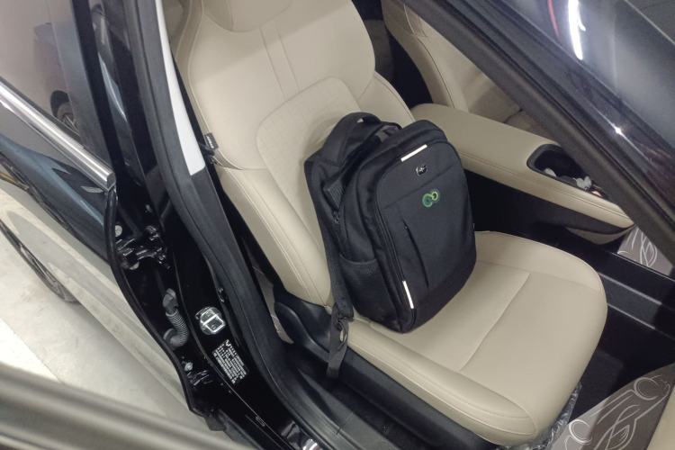 Used Wuling Bingo PLUS 2024 401 km Flagship Edition Four-Seater Version
