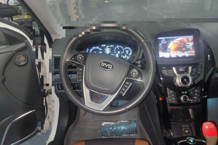 Used BYD Qin 2015 1.5T Dual-Crown Flagship Plus Edition